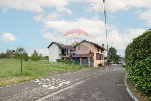 Foto Casa indipendente in vendita a Monza - 5 locali 270mq