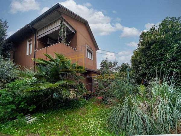 Foto Casa indipendente in Vendita a Monza Via Tevere
