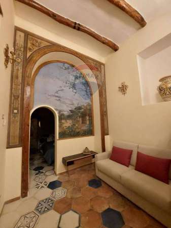 Foto Casa indipendente in vendita a Napoli