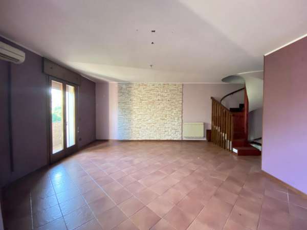 Foto Casa indipendente in vendita a Noventa Vicentina