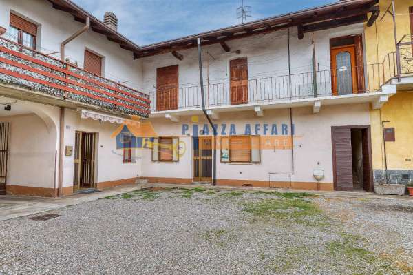 Foto Casa indipendente in vendita a Oggiona Con Santo Stefano