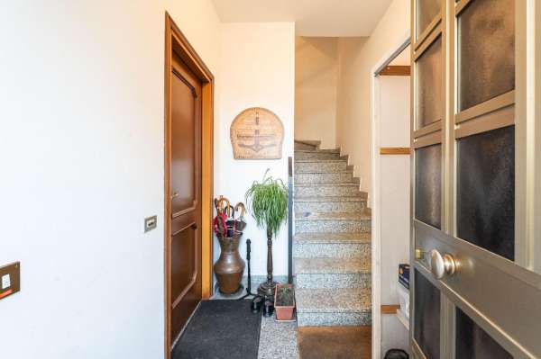 Foto Casa indipendente in vendita a Oggiono
