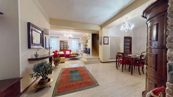 Foto Casa indipendente in vendita a Perugia
