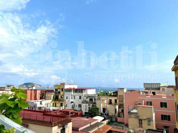 Foto Casa indipendente in vendita a Pozzuoli