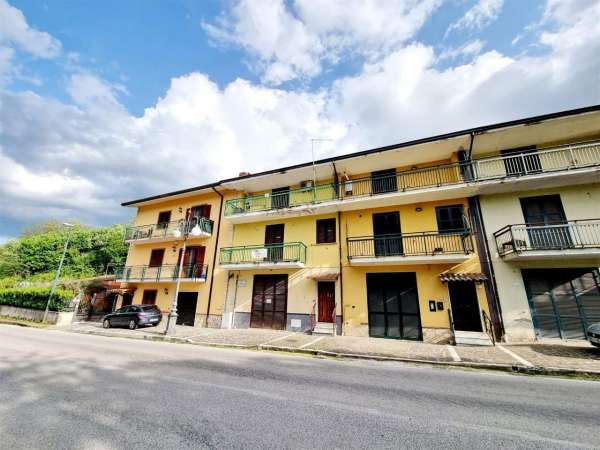 Foto Casa indipendente in vendita a Pratola Serra
