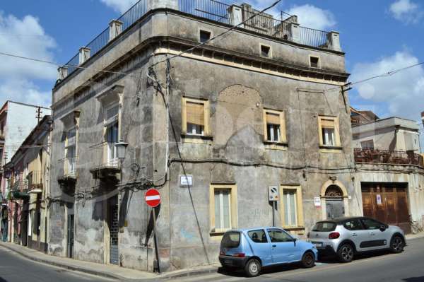 Foto Casa indipendente in vendita a San Giovanni La Punta
