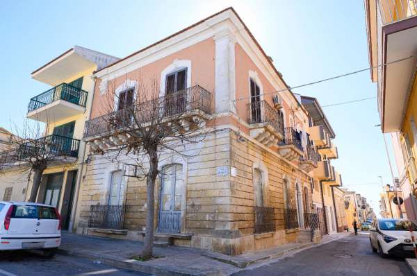 Foto Casa indipendente in vendita a Santa Croce Camerina