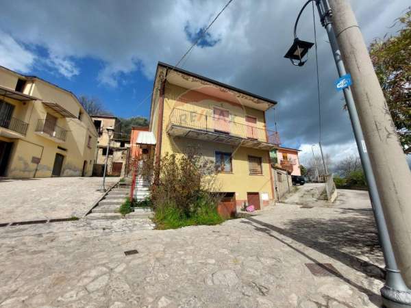 Foto Casa indipendente in vendita a Santa Paolina
