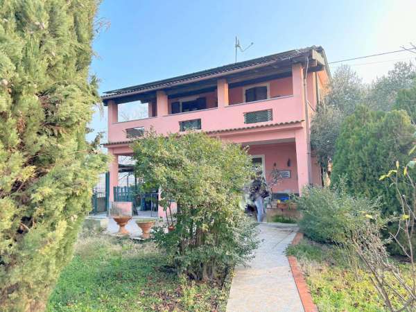 Foto Casa indipendente in vendita a Serravalle Scrivia