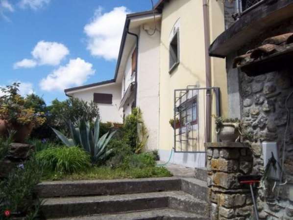 Foto Casa Indipendente in Vendita a Sesta Godano