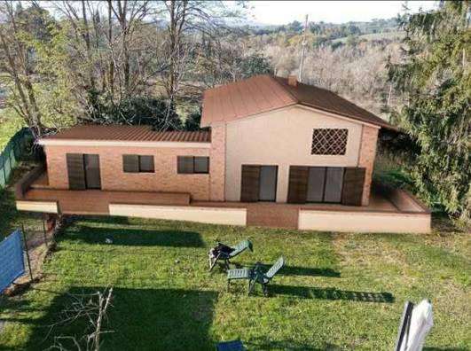 Foto Casa indipendente in vendita a Siena