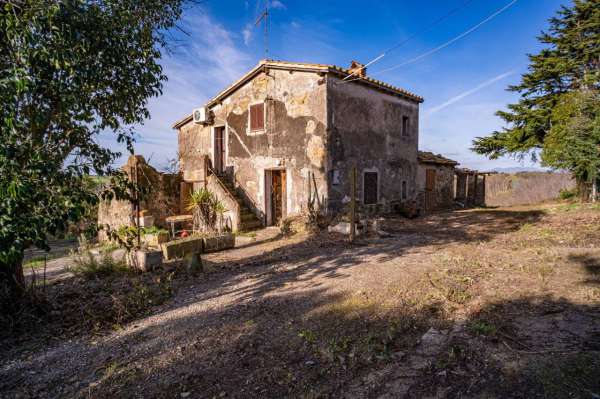 Foto Casa indipendente in vendita a Tarquinia