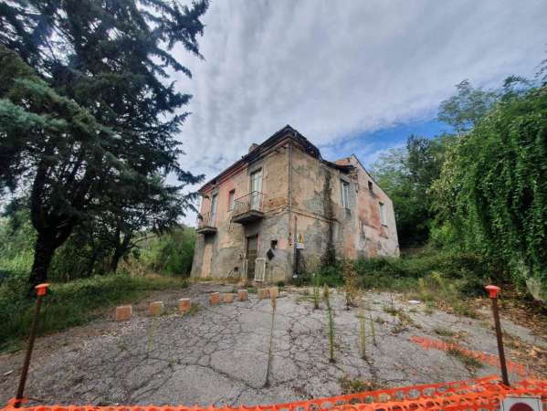 Foto Casa indipendente in vendita a Teramo