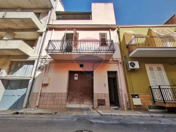 Foto Casa indipendente in vendita a Terrasini
