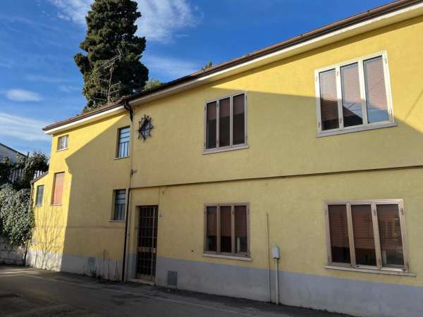 Foto Casa indipendente in vendita a Thiene