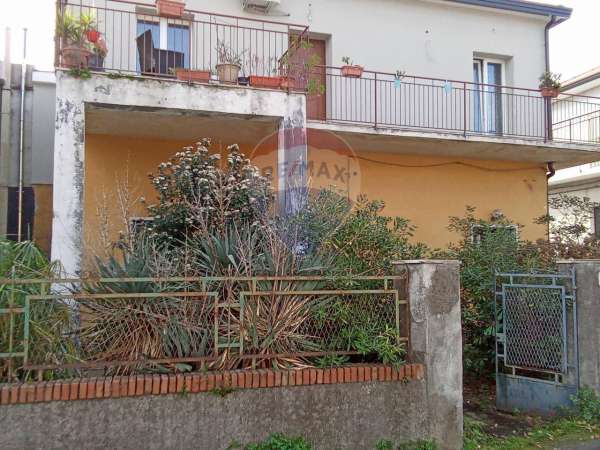Foto Casa indipendente in vendita a Trecastagni