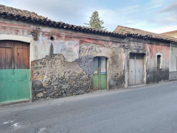 Foto Casa indipendente in vendita a Tremestieri Etneo