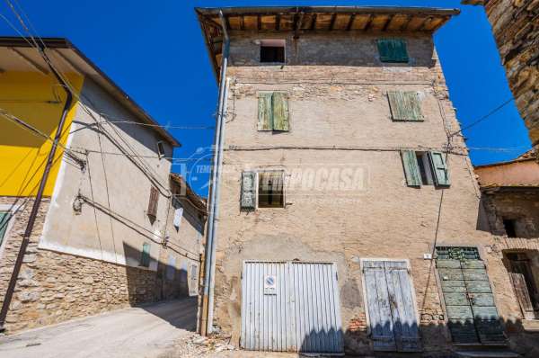 Foto Casa indipendente in vendita a Viano