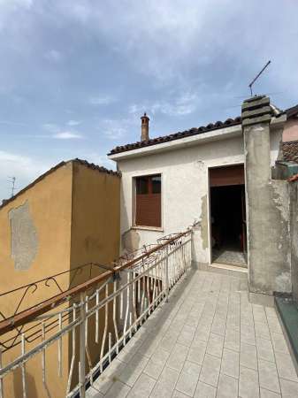 Foto Casa indipendente in vendita a Ziano Piacentino