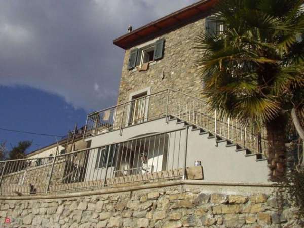 Foto Casa Indipendente in Vendita in Via della Costa 1 a Sesta Godano