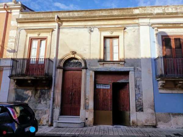 Foto Casa Indipendente in Vendita in Via Romagnosi 47 /A a Floridia