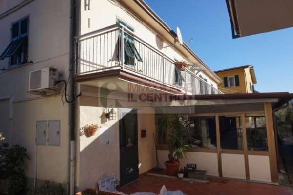 Foto Casa indipendente nel borgo