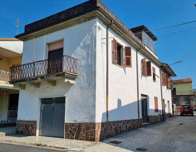 Foto Casa semi indipendente in Vendita, 5 Locali, 3 Camere, 110 mq (A