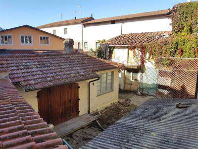 Foto Casa semi indipendente in Vendita, pi� di 6 Locali, 2 Camere, 15