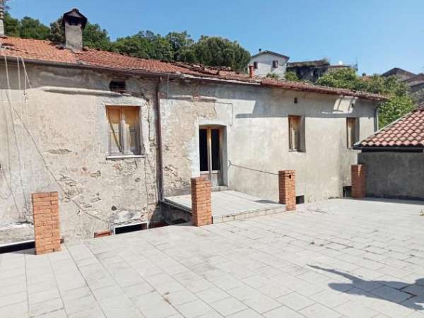 Foto Casa semindipendente in vendita a Aulla 220 mq  Rif: 1326370