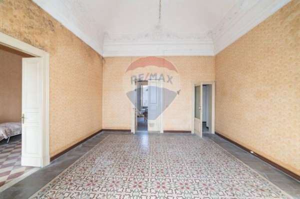 Foto Casa Semindipendente in vendita a Catania, Centro Storico