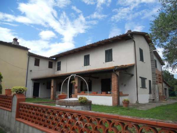 Foto Casa semindipendente in vendita a Le Spianate - Altopascio 330 mq  Rif: 1249660