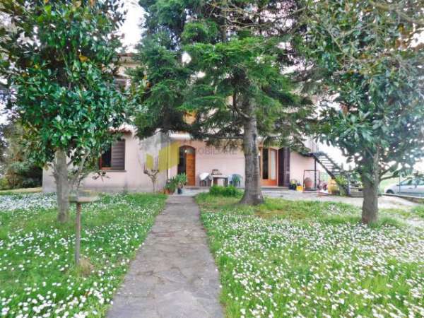 Foto Casa semindipendente in vendita a San Giuliano Terme 300 mq  Rif: 1317634