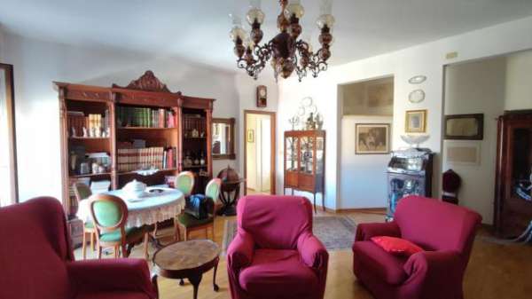 Foto Casa semindipendente in vendita a Viareggio 170 mq  Rif: 1273584