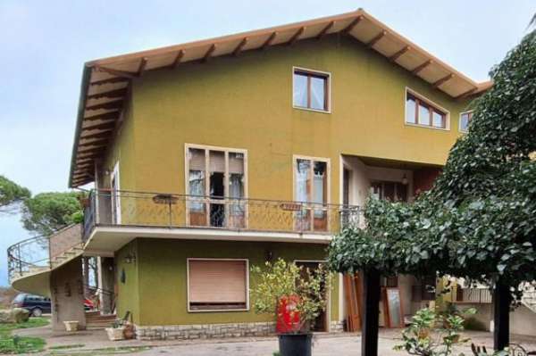 Foto Casa singola a Castiglione del Lago - Rif. 22386