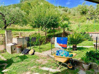 Foto Casa singola in Vendita, 5 Locali, 2 Camere, 160 mq (FOSDINOVO T