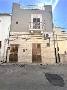 Foto Casa singola in Vendita, 6 Locali, 145 mq (CANOSA DI PUGLIA)