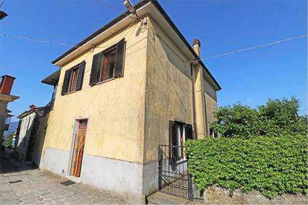Foto Casa singola in Vendita, pi� di 6 Locali, 220 mq, Pontremoli