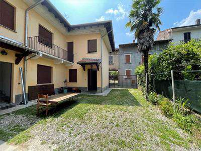 Foto Casa singola in Vendita, pi� di 6 Locali, 230 mq, Golasecca