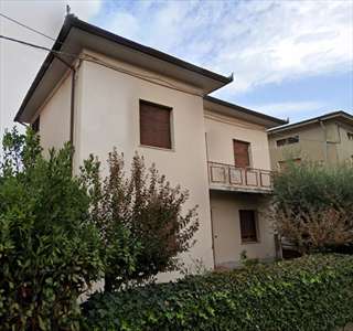 Foto Casa singola in Vendita, pi� di 6 Locali, 338,25 mq, Quarrata