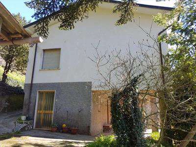 Foto Casa singola in Vendita, pi� di 6 Locali, 4 Camere, 160 mq (CAMA