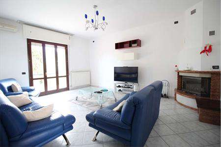 Foto Casa singola in Vendita, pi� di 6 Locali, 495 mq, Vallefoglia (M