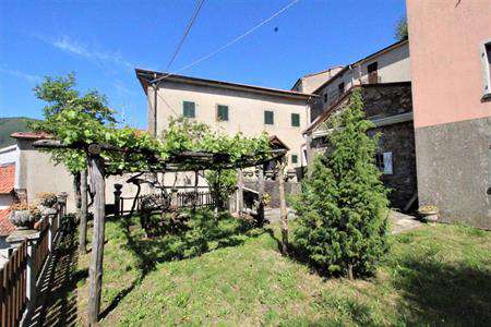 Foto Casa singola in Vendita, pi� di 6 Locali, 5 Camere, 430 mq (MULA