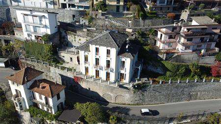 Foto Casa singola in Vendita, pi� di 6 Locali, 500 mq, Argegno