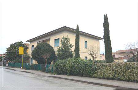 Foto Casa singola in Vendita, pi� di 6 Locali, 500 mq, Monsummano Ter