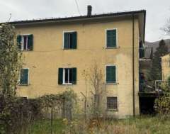 Foto Casa singola in Vendita, pi� di 6 Locali, 506 mq, Tornolo