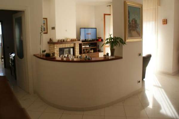 Foto Casa singola in vendita a Luni 300 mq  Rif: 1060410