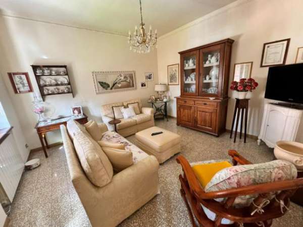 Foto Casa singola in vendita a Pietrasanta 240 mq  Rif: 1288695