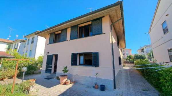 Foto Casa singola in vendita a Rosignano Solvay - Rosignano Marittimo 180 mq  Rif: 1332990