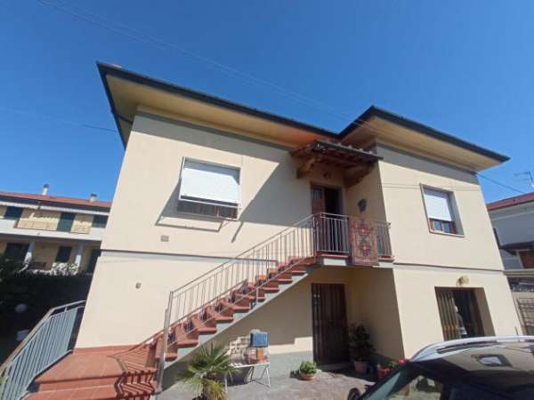 Foto Casa singola in vendita a Santa Croce sull'Arno 150 mq  Rif: 1272416