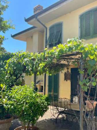 Foto Casa singola in vendita a Santa Croce sull'Arno 350 mq  Rif: 1332753